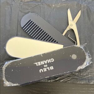 Chanel Bleu De Chanel Men's Grooming Kit - Black